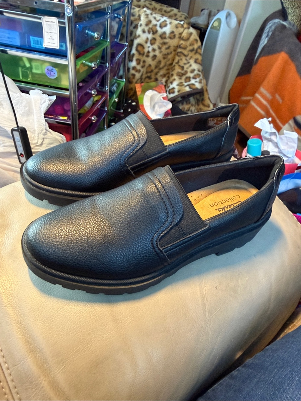 Clarks Women’s Black Leather Slip-On Loafers Size 8.5. Exc Condition! - Picture 3 of 4